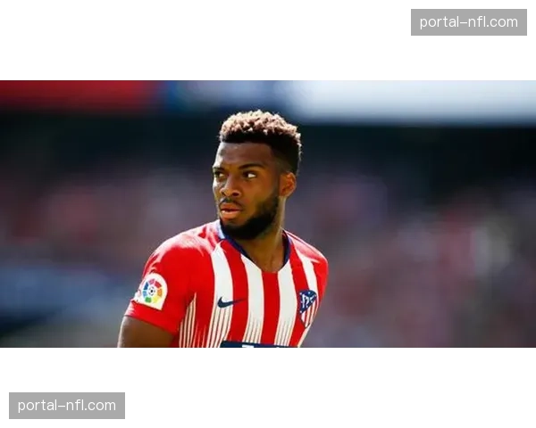 官方：摩纳哥中场福法纳因腿部肌肉不适，将缺席未来三周比赛