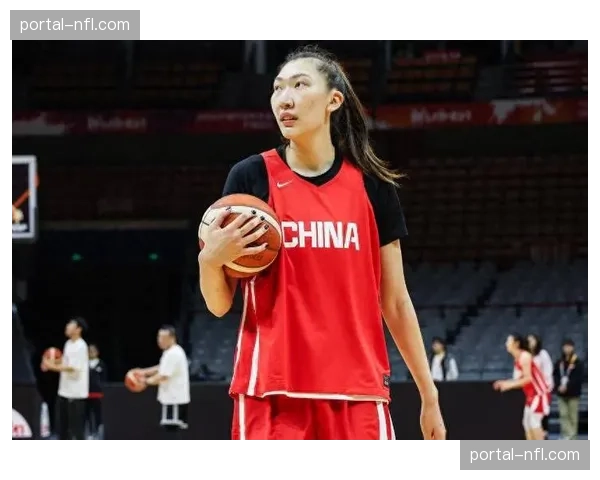 中国女篮留洋军团近期表现惊艳，韩旭季前赛20分引关注